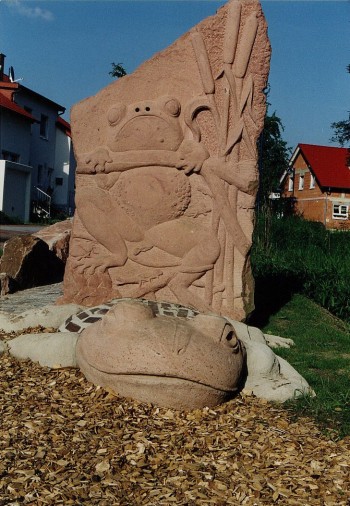 Krotenrelief fur Spielplatz